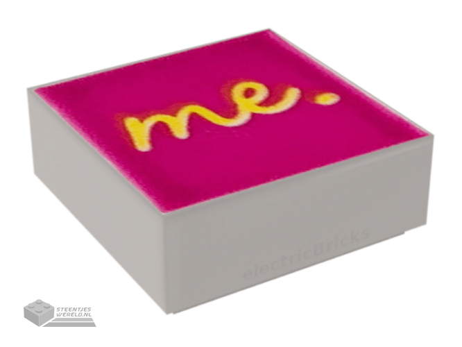 3070bpb144 – Tile 1 x 1 with Groove with Yellow 'me.' Script on Magenta Background Pattern
