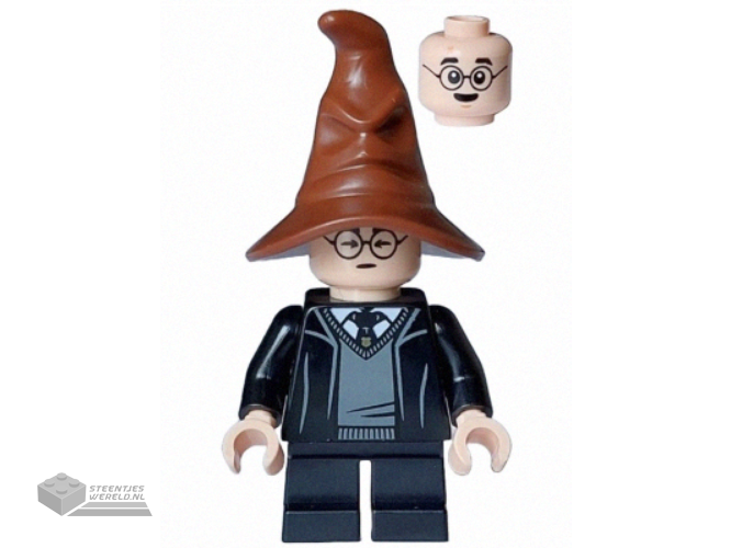 hp466 – Harry Potter – Hogwarts Robe, Black Tie and Short Legs, Reddish Brown Sorting Hat